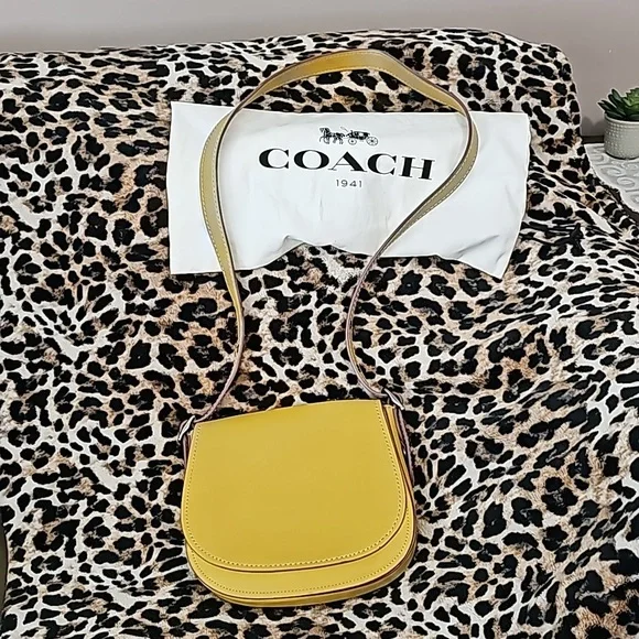 Coach 1941 yellow crossbody - Picture 1 of 9